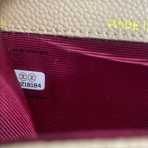 💕Chanel beige tan Mini wallet Quilted Bag with Gold Chain - Picture 9 of 12